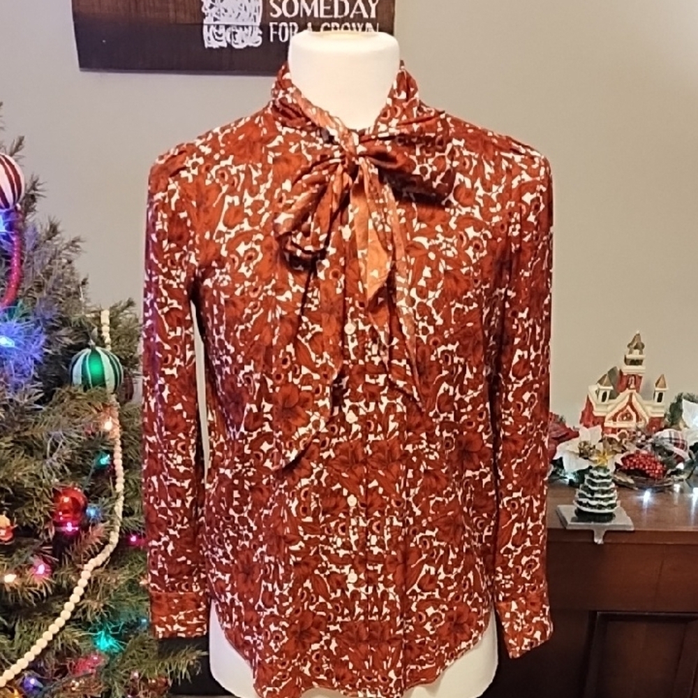 Ann Taylor rust floral print button front blouse S